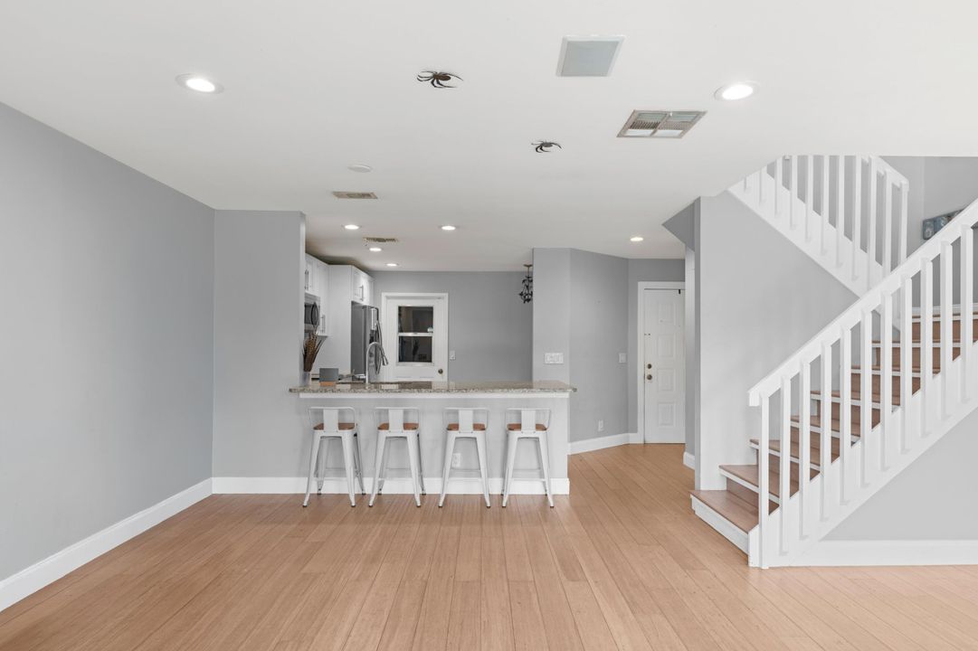 Active With Contract: $350,000 (3 beds, 2 baths, 1318 Square Feet)