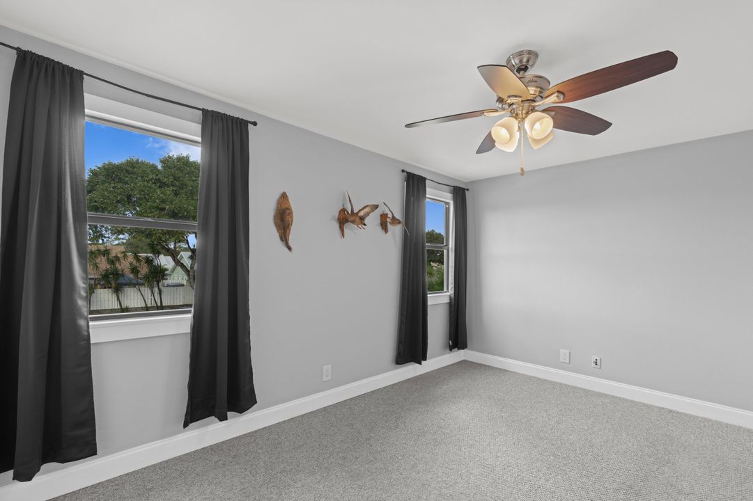 Active With Contract: $350,000 (3 beds, 2 baths, 1318 Square Feet)