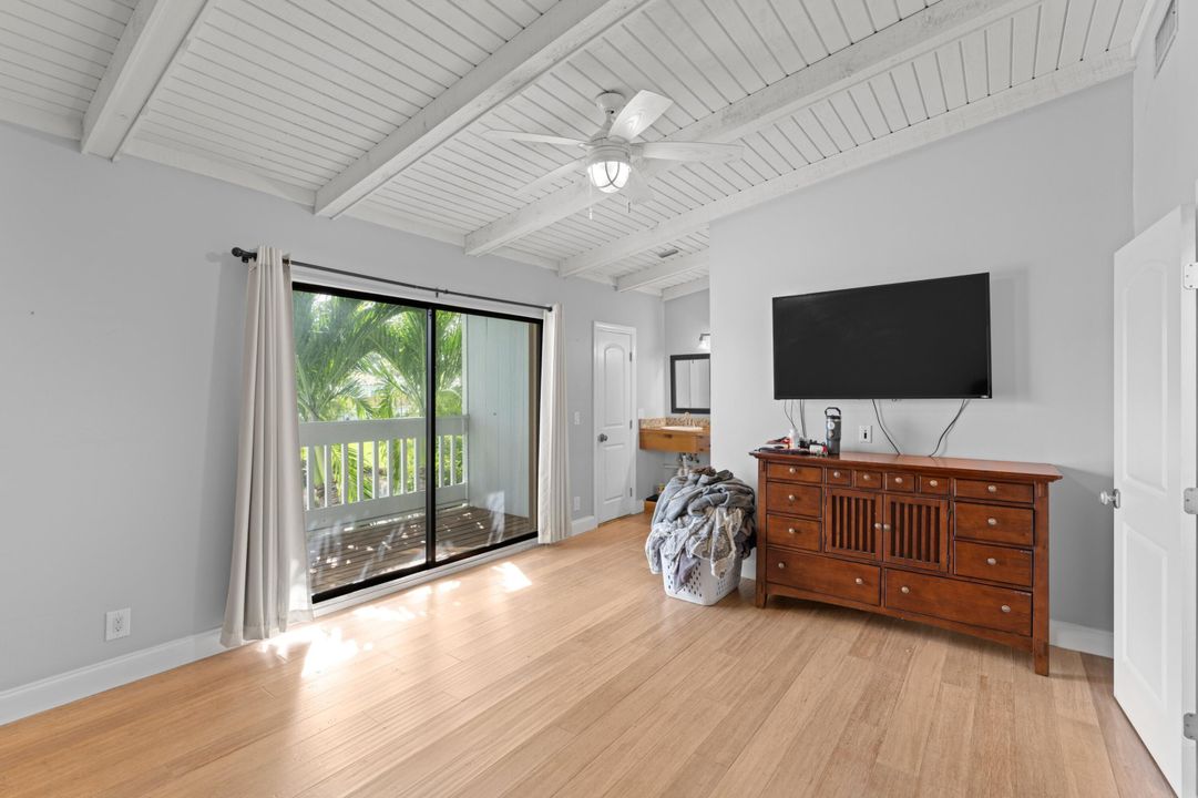 Active With Contract: $350,000 (3 beds, 2 baths, 1318 Square Feet)