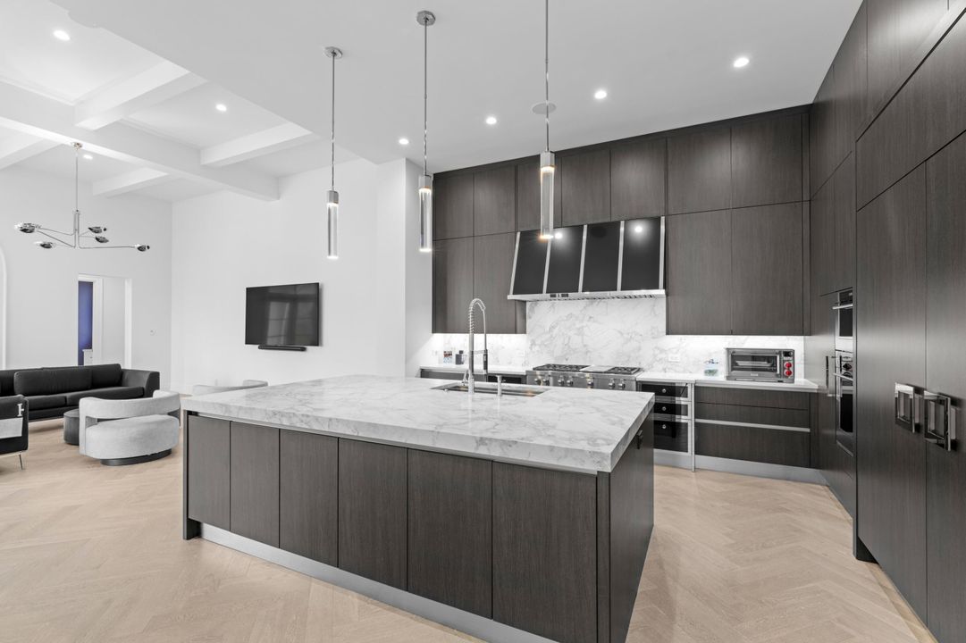 En Venta: $9,200,000 (5 camas, 5 baños, 7421 Pies cuadrados)