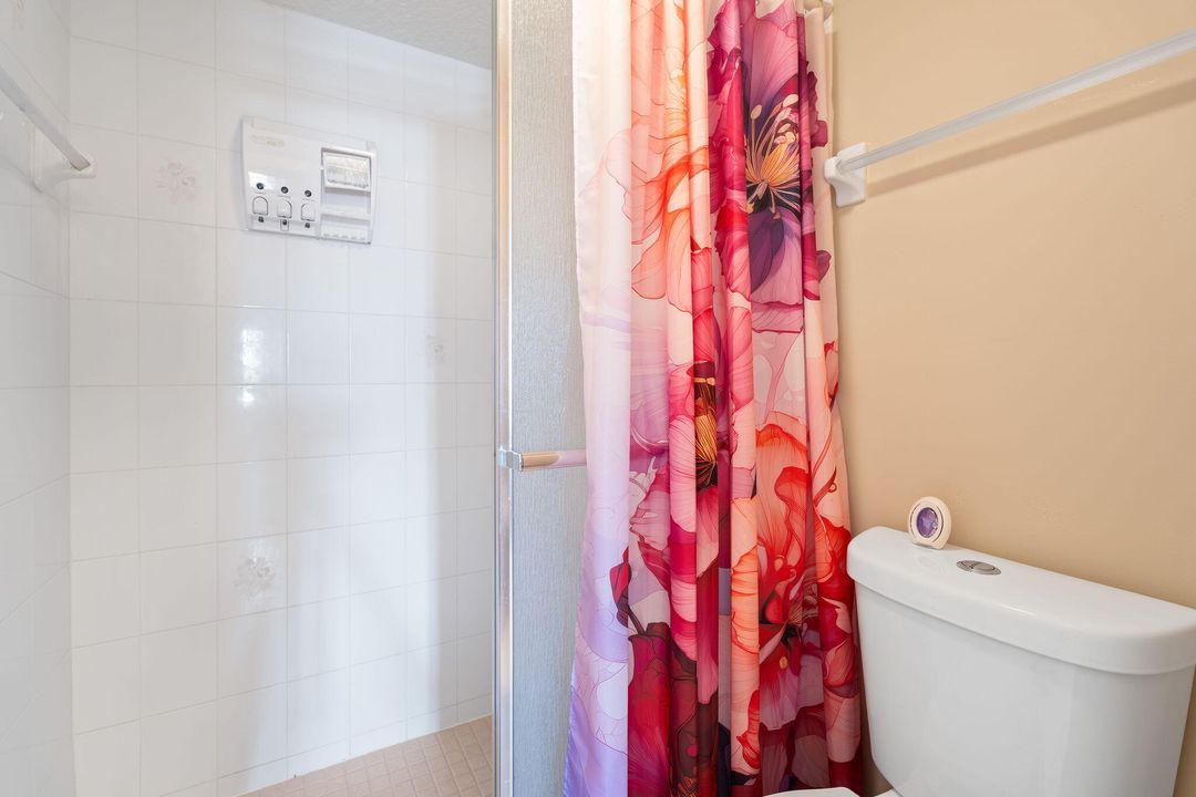 待售: $165,000 (2 贝兹, 2 浴室, 875 平方英尺)