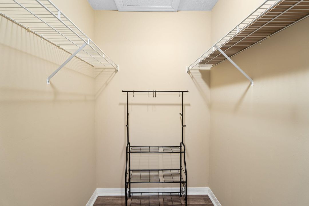 待售: $165,000 (2 贝兹, 2 浴室, 875 平方英尺)