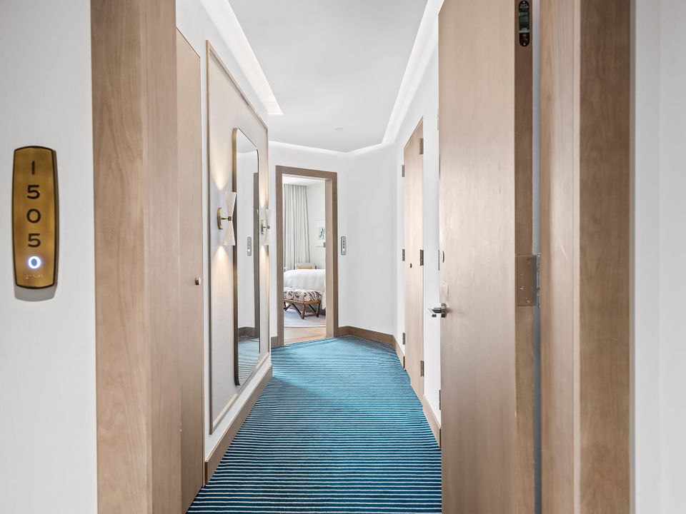 For Sale: $3,895,000 (2 beds, 2 baths, 1597 Square Feet)