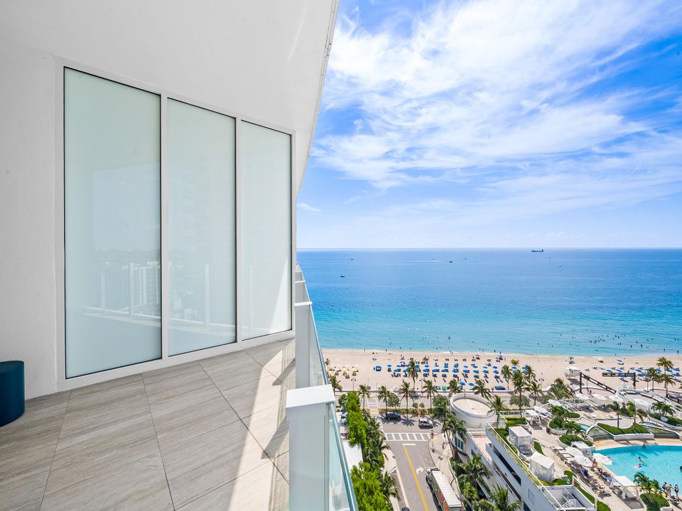 For Sale: $3,895,000 (2 beds, 2 baths, 1597 Square Feet)