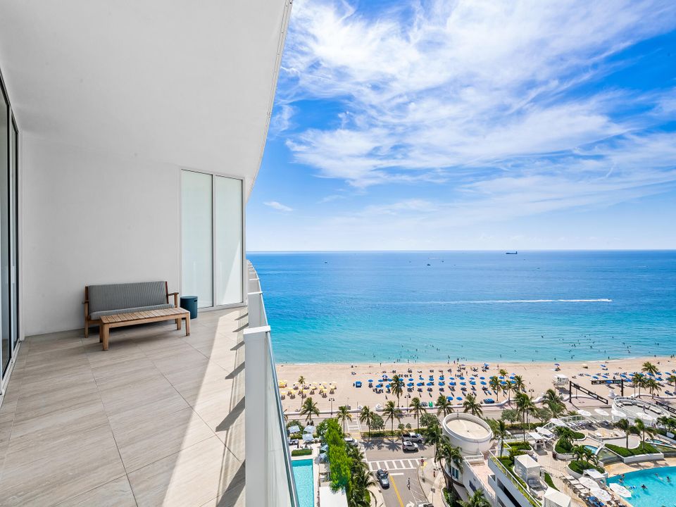 For Sale: $3,895,000 (2 beds, 2 baths, 1597 Square Feet)