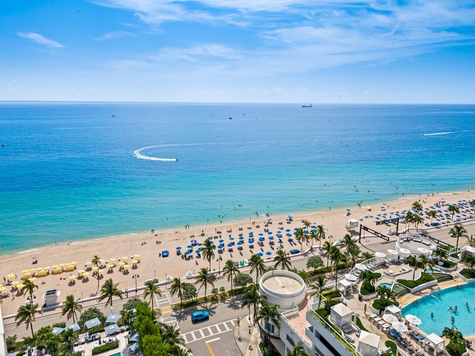 For Sale: $3,895,000 (2 beds, 2 baths, 1597 Square Feet)