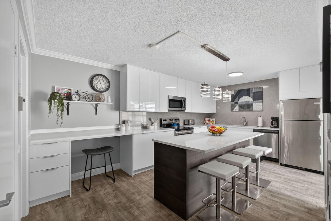 Active With Contract: $445,000 (3 beds, 2 baths, 1488 Square Feet)