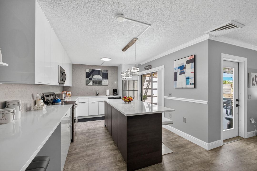 Active With Contract: $445,000 (3 beds, 2 baths, 1488 Square Feet)