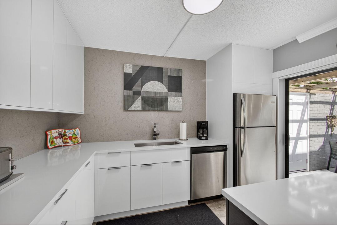 Active With Contract: $445,000 (3 beds, 2 baths, 1488 Square Feet)