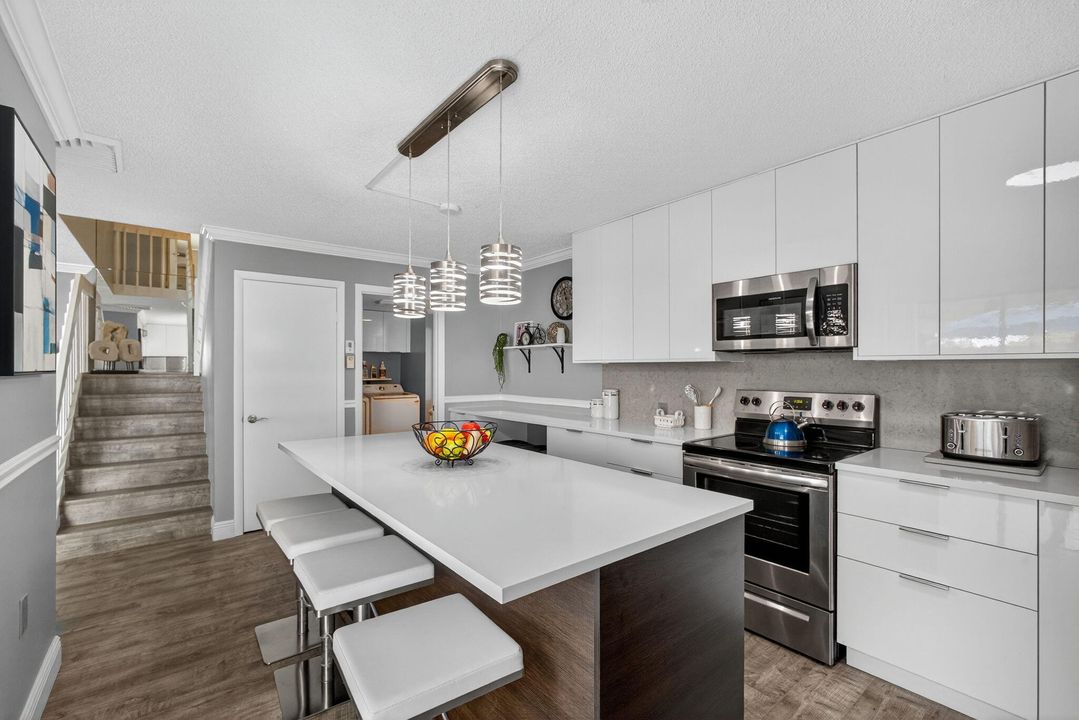 Active With Contract: $445,000 (3 beds, 2 baths, 1488 Square Feet)