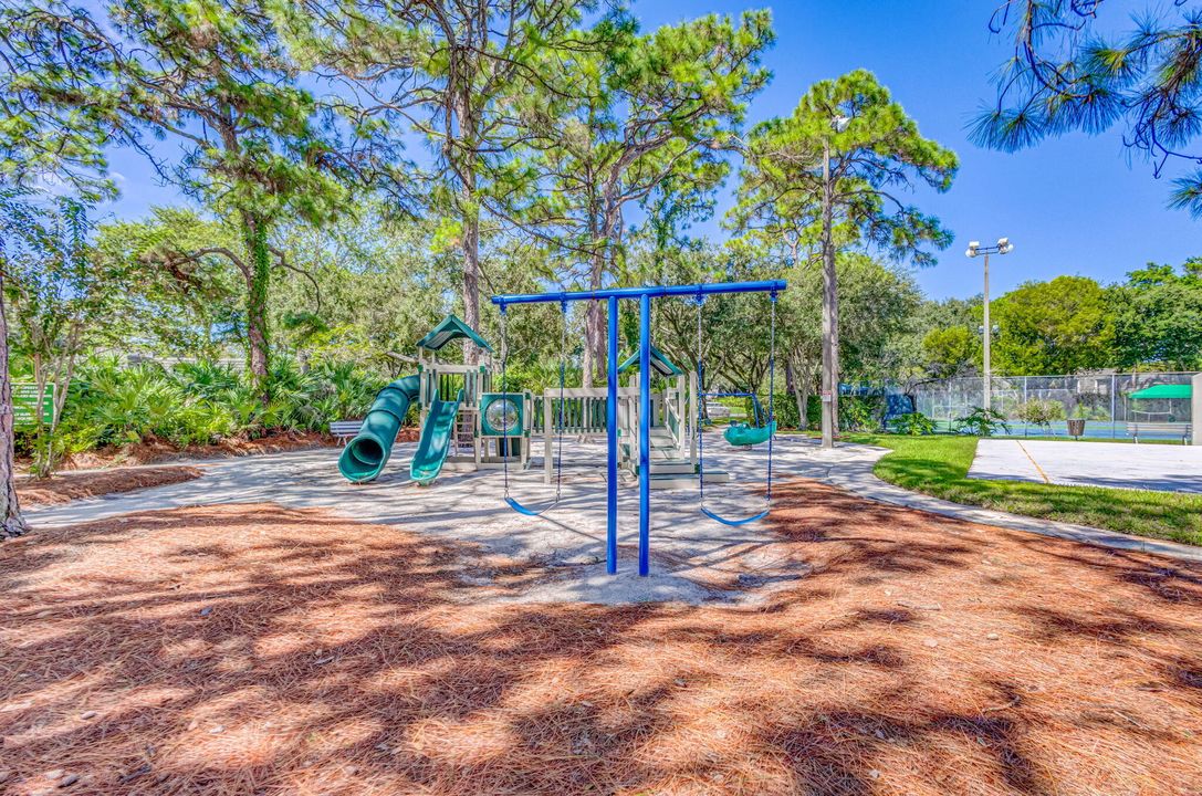 Active With Contract: $445,000 (3 beds, 2 baths, 1488 Square Feet)