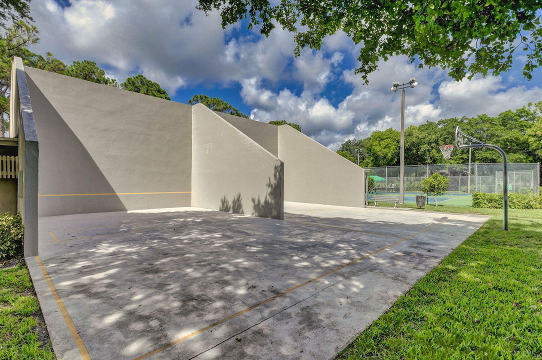 Active With Contract: $445,000 (3 beds, 2 baths, 1488 Square Feet)