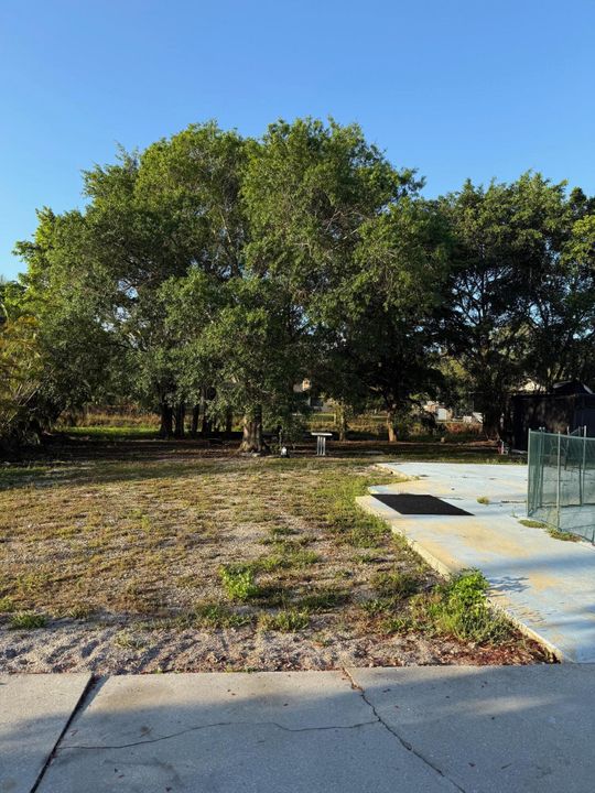 Active With Contract: $3,700 (4 beds, 3 baths, 1416 Square Feet)