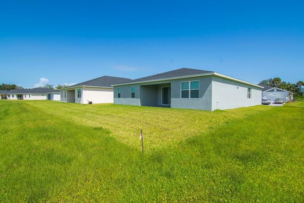 出租: $2,900 (4 贝兹, 3 浴室, 2493 平方英尺)