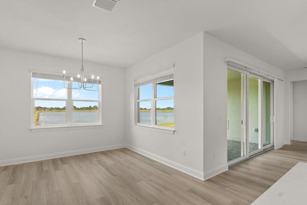 出租: $2,900 (4 贝兹, 3 浴室, 2493 平方英尺)