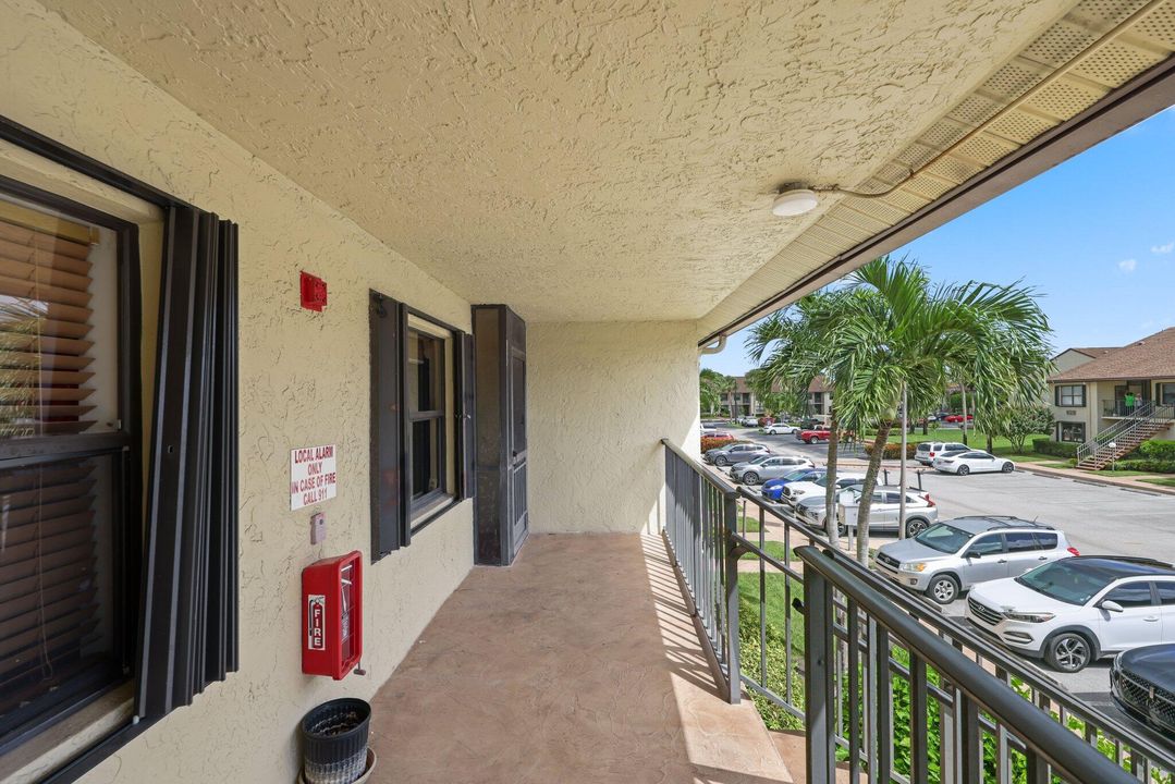 For Sale: $209,000 (2 beds, 2 baths, 1360 Square Feet)