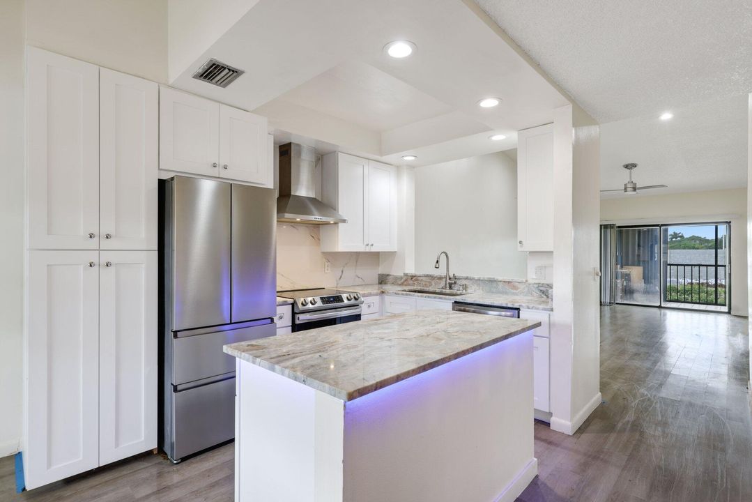 For Sale: $209,000 (2 beds, 2 baths, 1360 Square Feet)