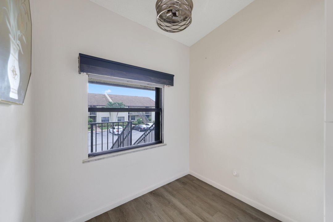 For Sale: $209,000 (2 beds, 2 baths, 1360 Square Feet)