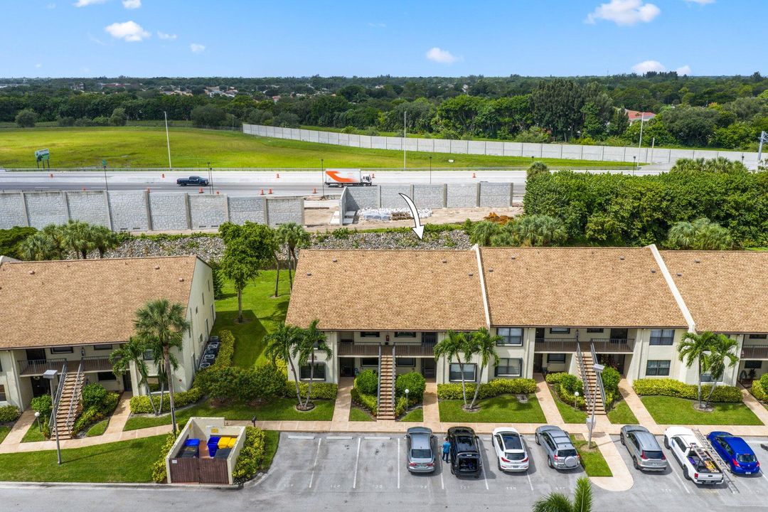 For Sale: $209,000 (2 beds, 2 baths, 1360 Square Feet)