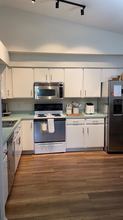 待售: $309,999 (3 贝兹, 2 浴室, 1158 平方英尺)