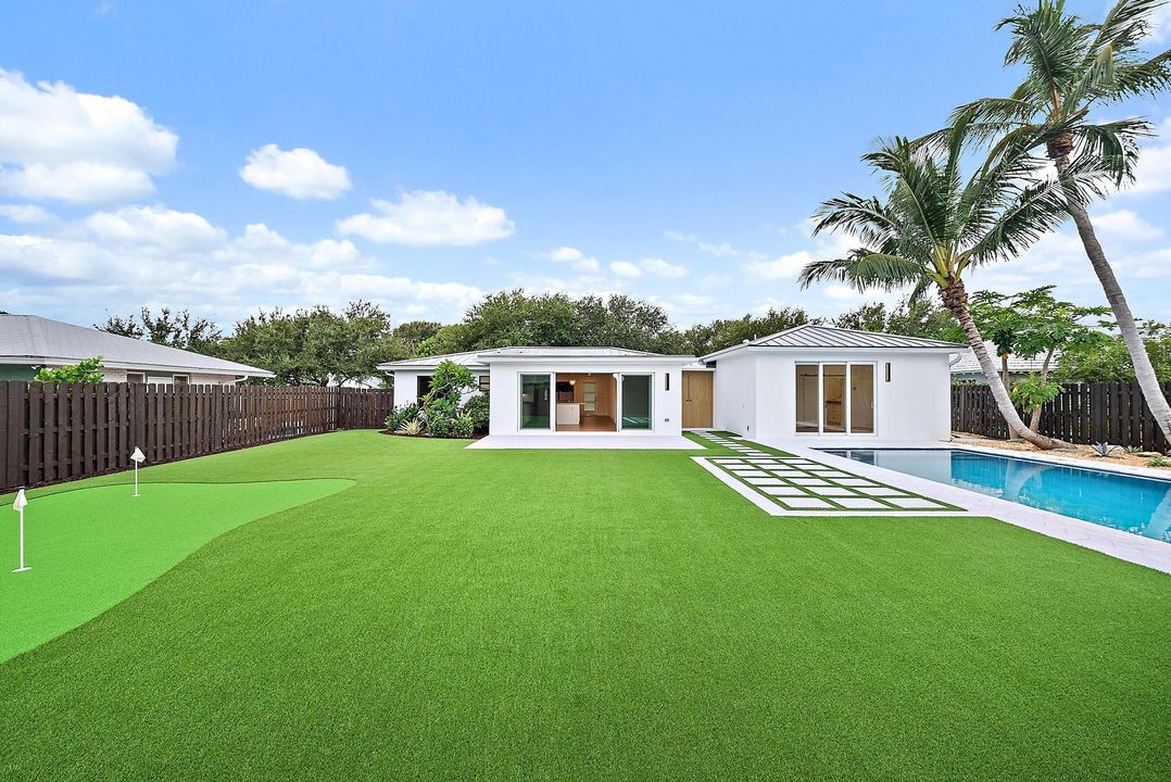 Activo con contrato: $1,495,000 (4 camas, 3 baños, 2121 Pies cuadrados)