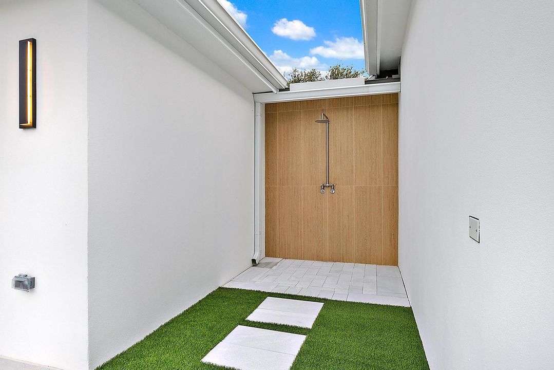 Activo con contrato: $1,495,000 (4 camas, 3 baños, 2121 Pies cuadrados)