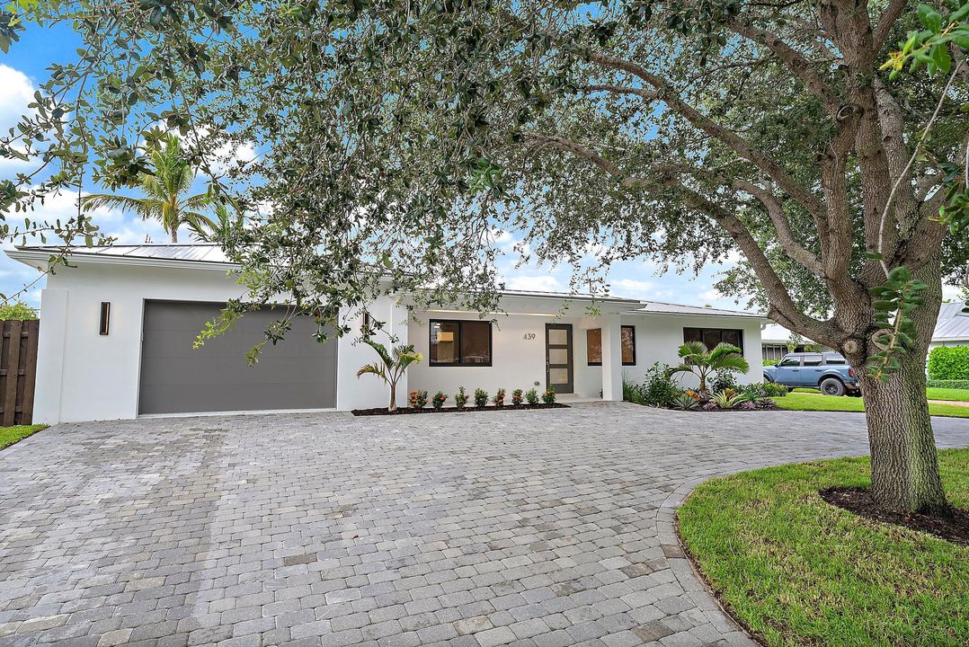 Activo con contrato: $1,495,000 (4 camas, 3 baños, 2121 Pies cuadrados)