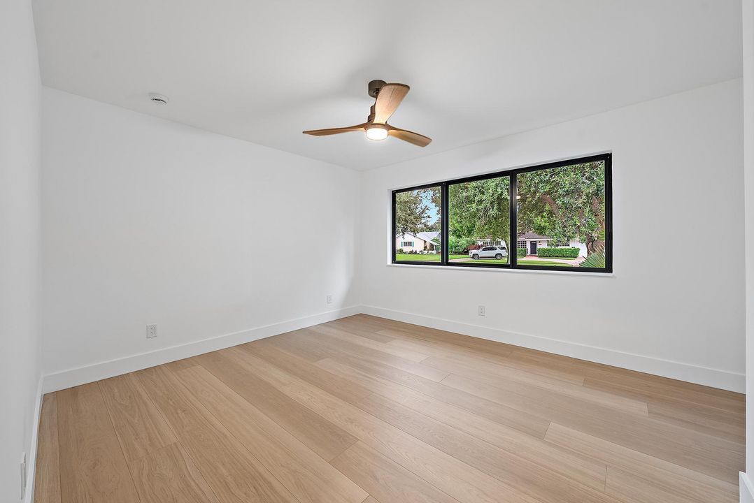 Activo con contrato: $1,495,000 (4 camas, 3 baños, 2121 Pies cuadrados)