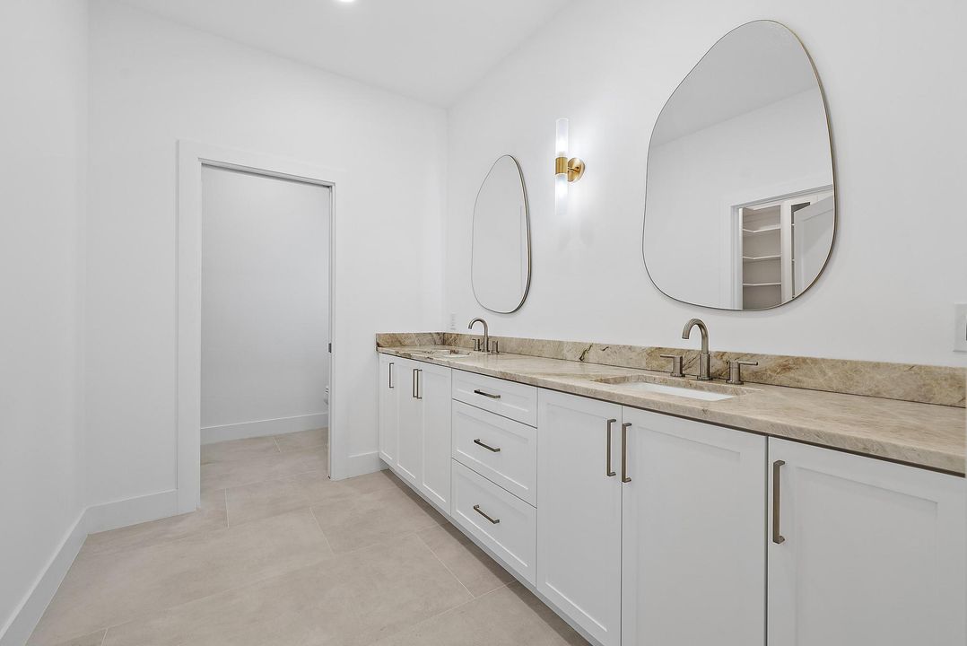 Activo con contrato: $1,495,000 (4 camas, 3 baños, 2121 Pies cuadrados)