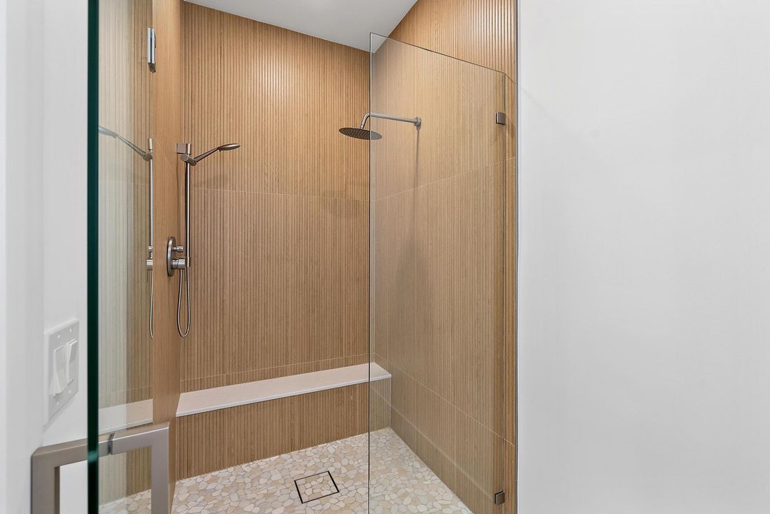 Activo con contrato: $1,495,000 (4 camas, 3 baños, 2121 Pies cuadrados)