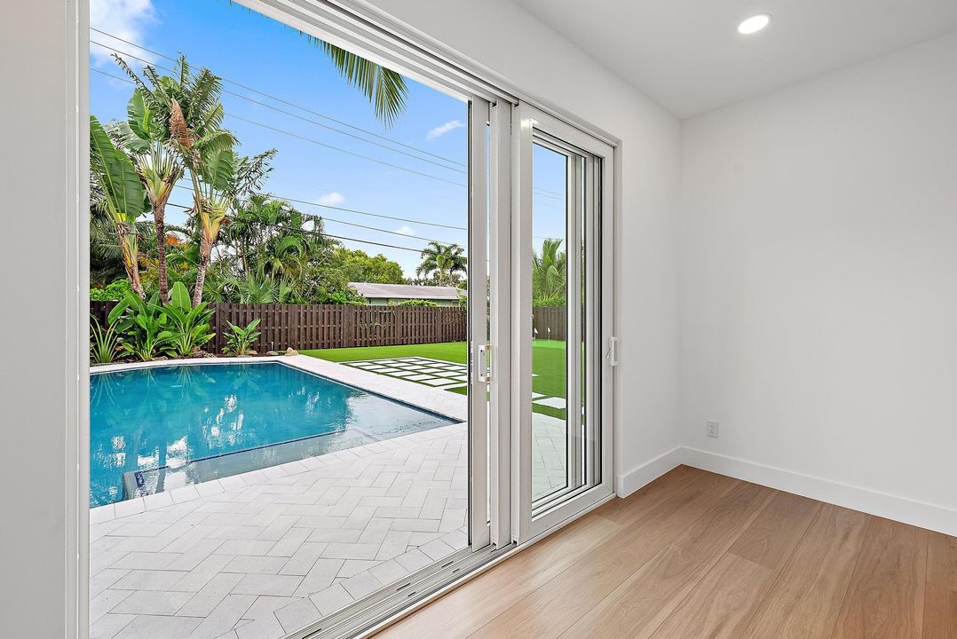 Activo con contrato: $1,495,000 (4 camas, 3 baños, 2121 Pies cuadrados)