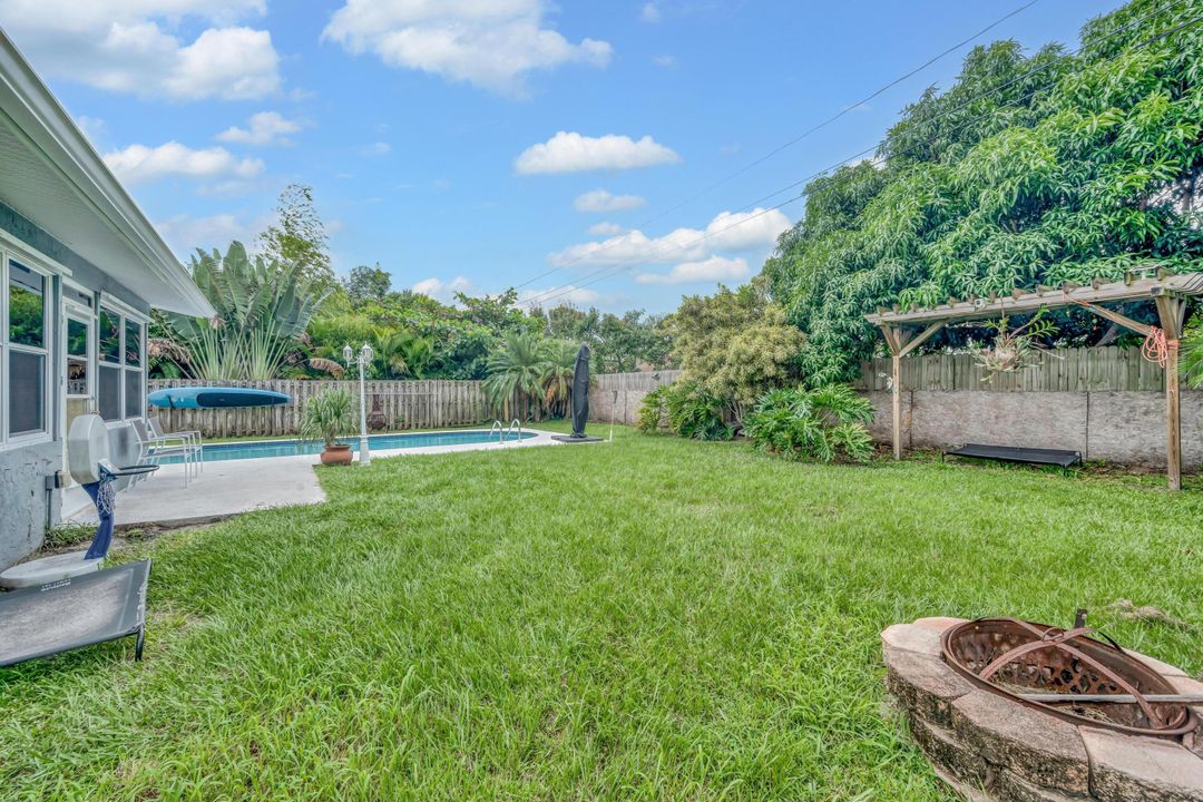 For Sale: $479,998 (3 beds, 2 baths, 1842 Square Feet)