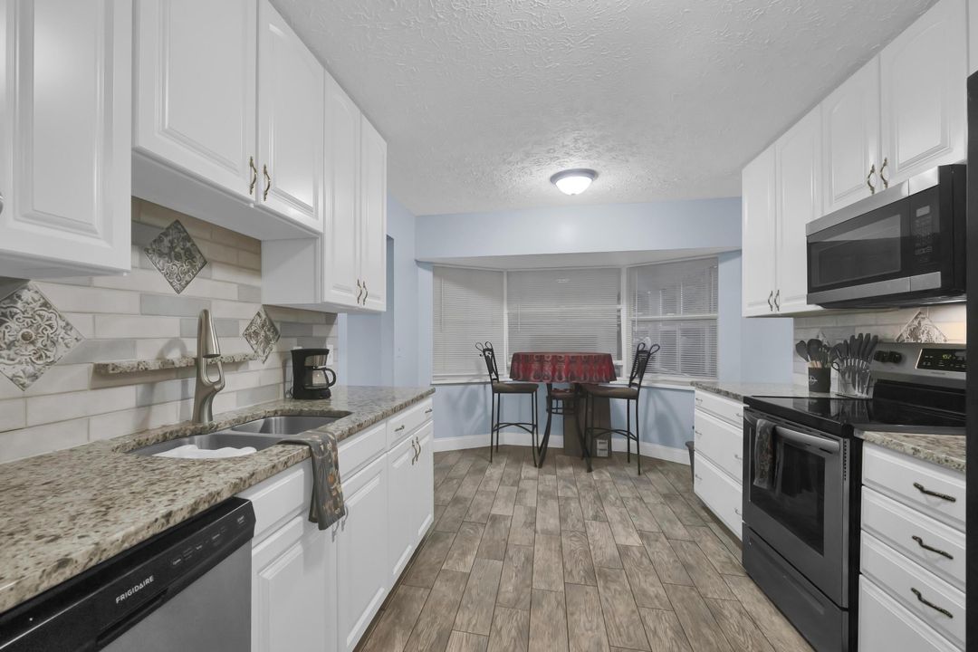 For Sale: $479,998 (3 beds, 2 baths, 1842 Square Feet)