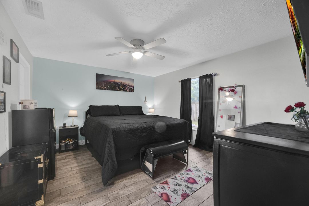 For Sale: $479,998 (3 beds, 2 baths, 1842 Square Feet)