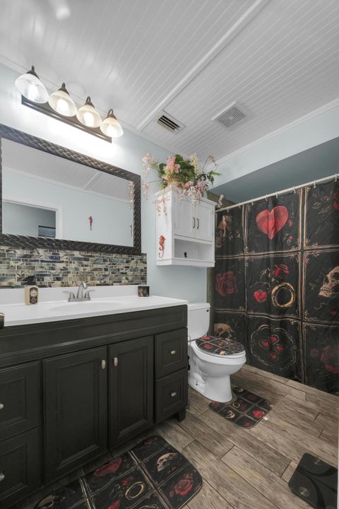 For Sale: $479,998 (3 beds, 2 baths, 1842 Square Feet)