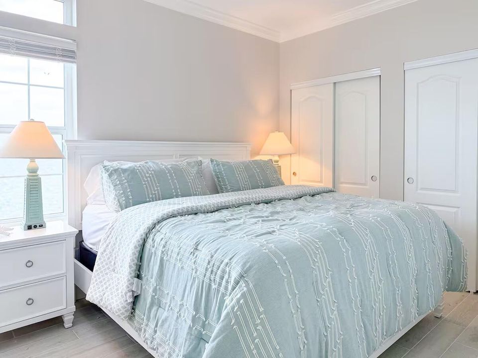 For Rent: $6,000 (2 beds, 2 baths, 1100 Square Feet)