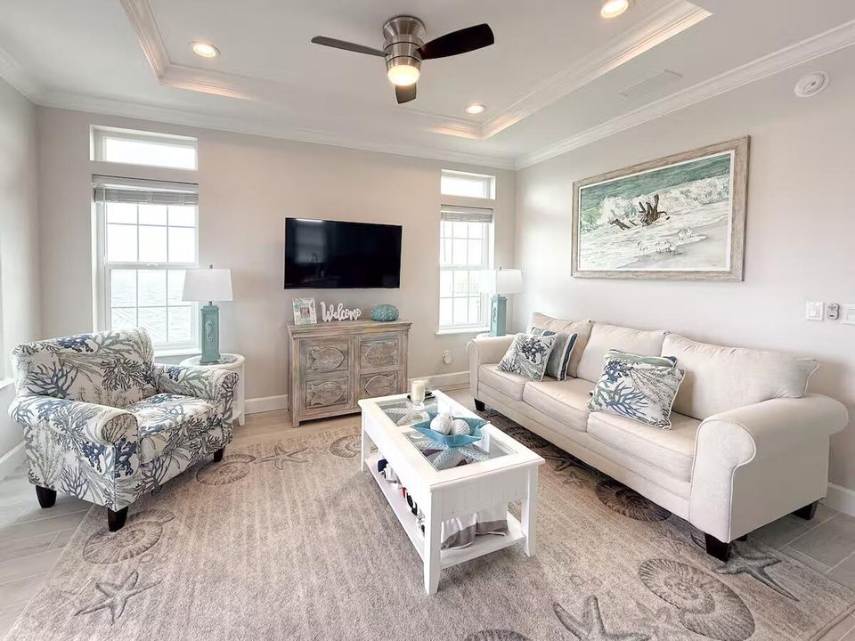 For Rent: $6,000 (2 beds, 2 baths, 1100 Square Feet)