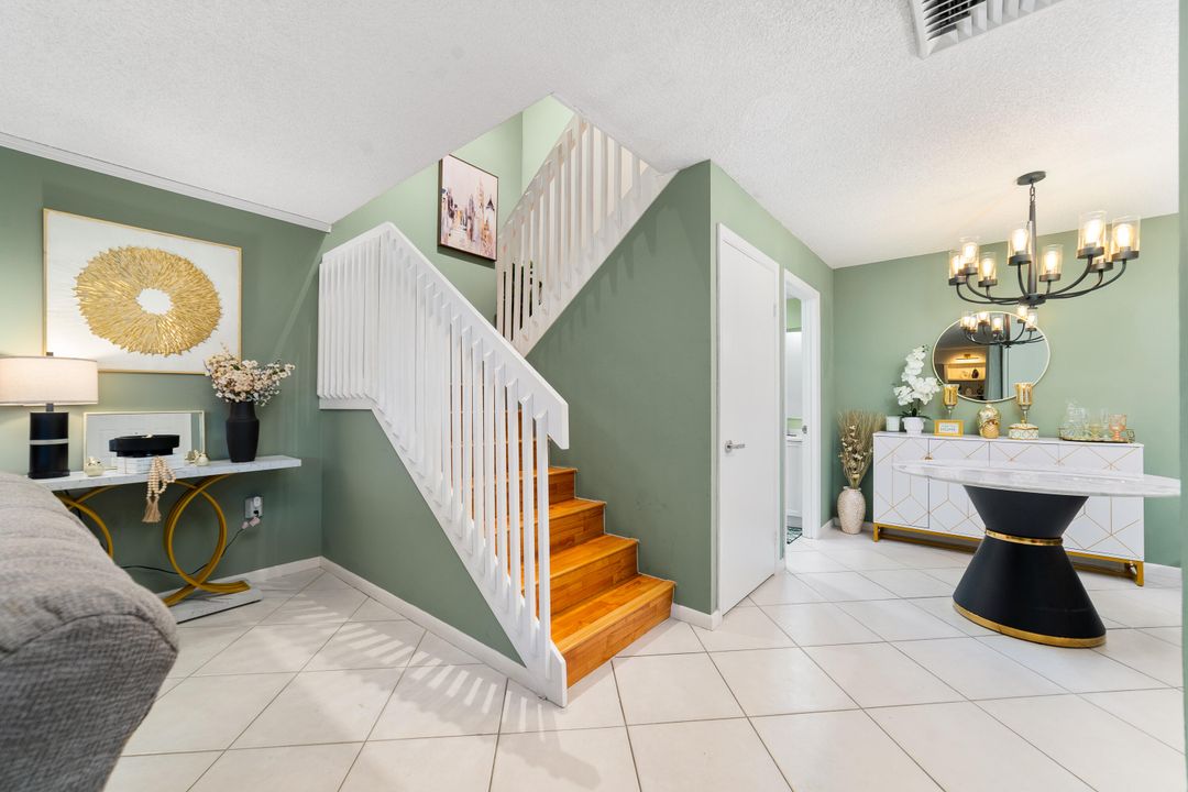 Active With Contract: $319,900 (2 beds, 2 baths, 1264 Square Feet)