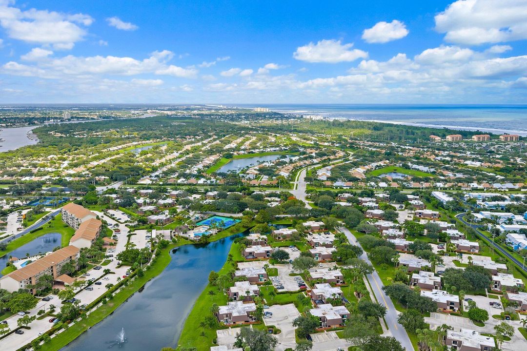 Под контрактом: $5,500 (2 спален, 2 ванн, 1188 Квадратных фут)