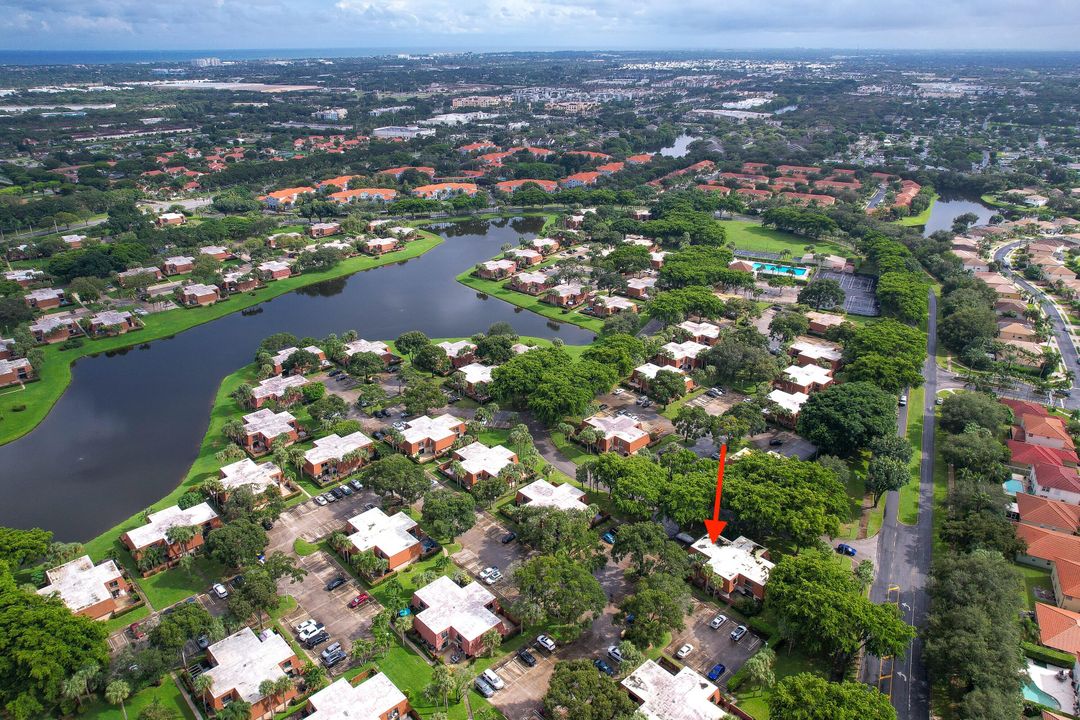 Active With Contract: $319,900 (2 beds, 2 baths, 1264 Square Feet)