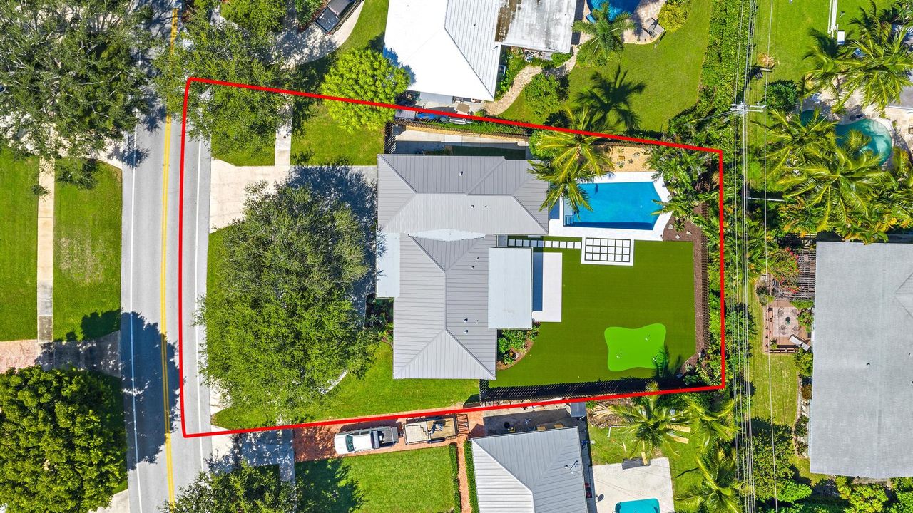 Activo con contrato: $1,495,000 (4 camas, 3 baños, 2121 Pies cuadrados)