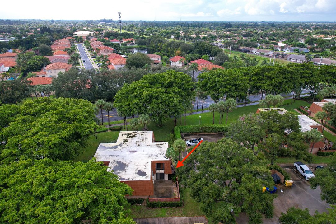 Active With Contract: $319,900 (2 beds, 2 baths, 1264 Square Feet)