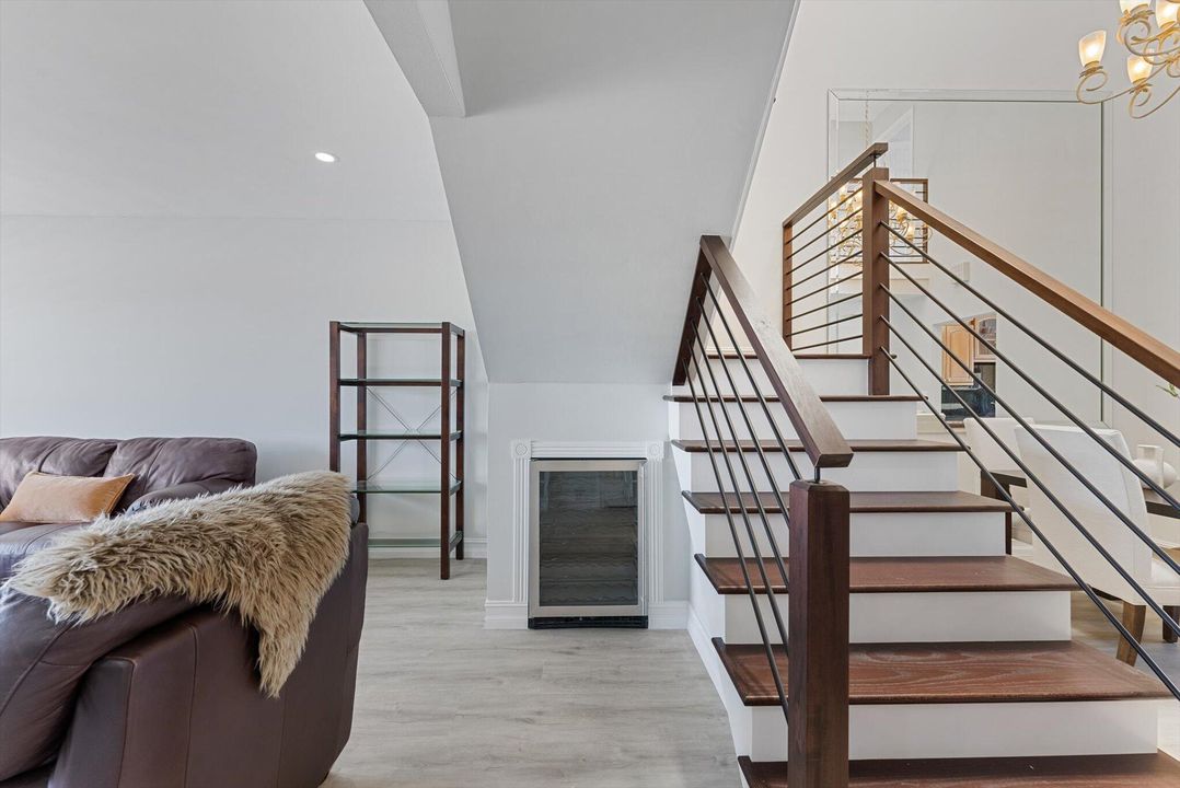 Active With Contract: $5,500 (3 beds, 3 baths, 2332 Square Feet)