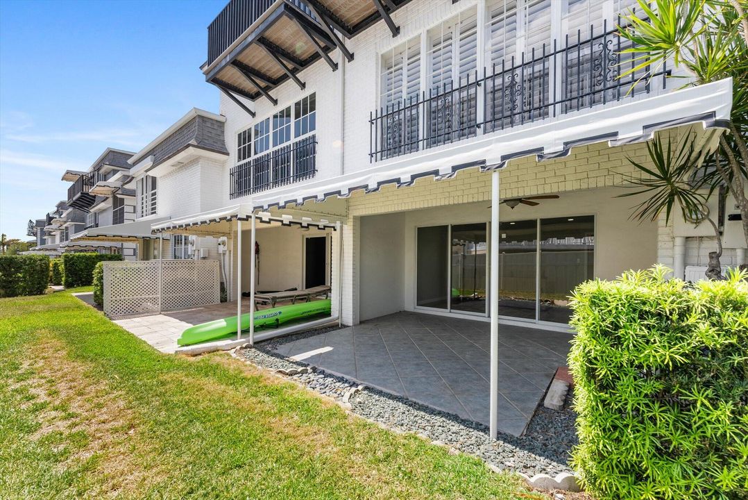 Active With Contract: $5,500 (3 beds, 3 baths, 2332 Square Feet)