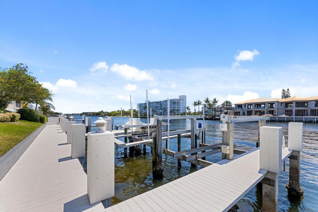 Active With Contract: $5,500 (3 beds, 3 baths, 2332 Square Feet)