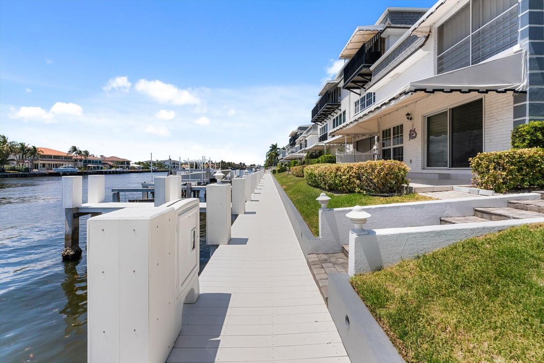 Active With Contract: $5,500 (3 beds, 3 baths, 2332 Square Feet)