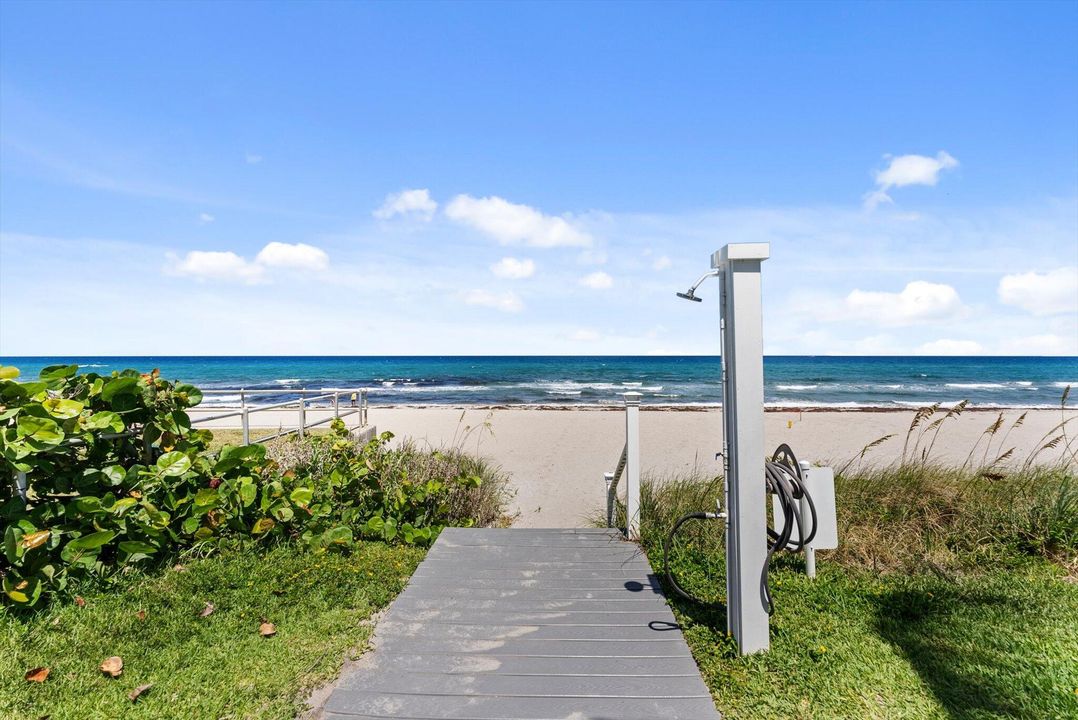 Active With Contract: $5,500 (3 beds, 3 baths, 2332 Square Feet)