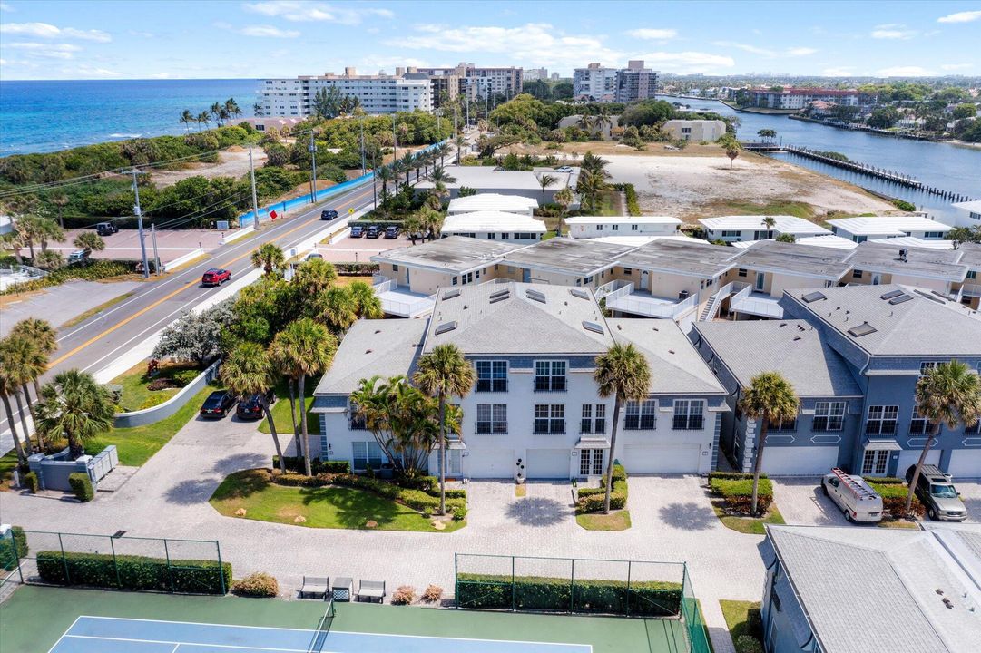 Active With Contract: $5,500 (3 beds, 3 baths, 2332 Square Feet)