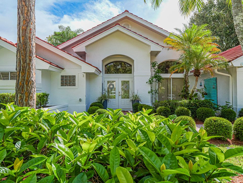 Под контрактом: $650,000 (3 спален, 2 ванн, 2221 Квадратных фут)