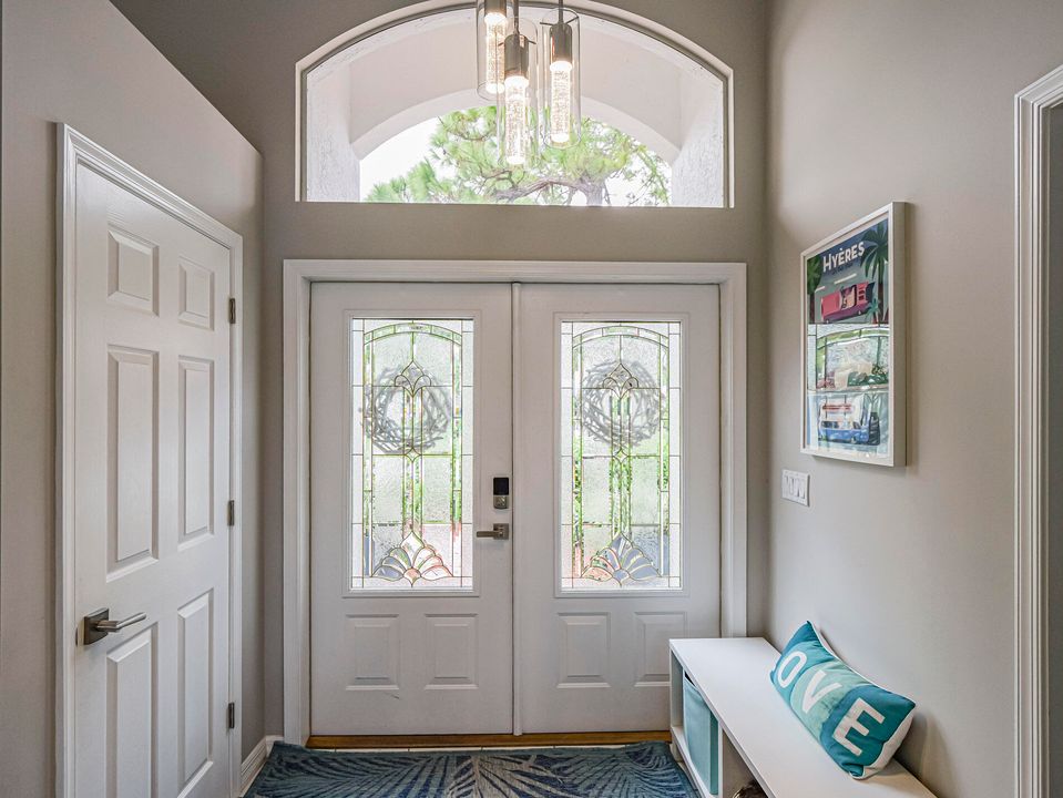 Под контрактом: $650,000 (3 спален, 2 ванн, 2221 Квадратных фут)